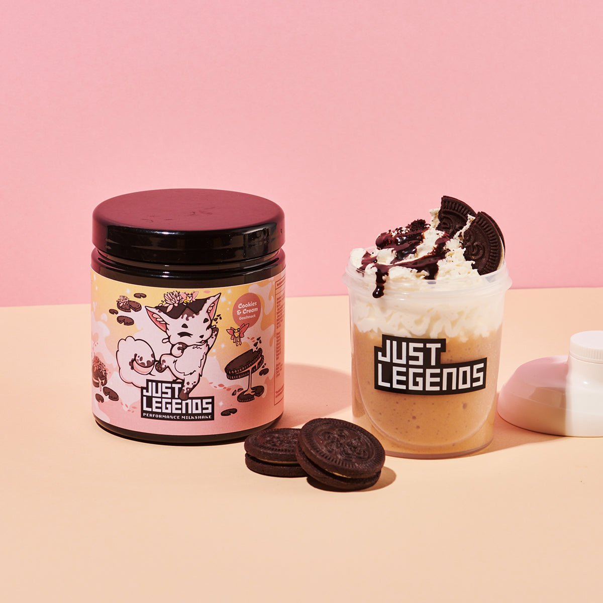Just Legends Performance Milkshake Cookies & Cream | Funktionaler, veganer Performance Milkshake auf Pulverbasis ohne Zucker, mit wenig Kalorien, vielen Vitaminen und natürlichen Aromen.